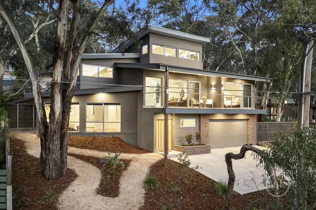 Greensborough 3Kwarto Luxurious Contemporary Living in a Prime Pocket