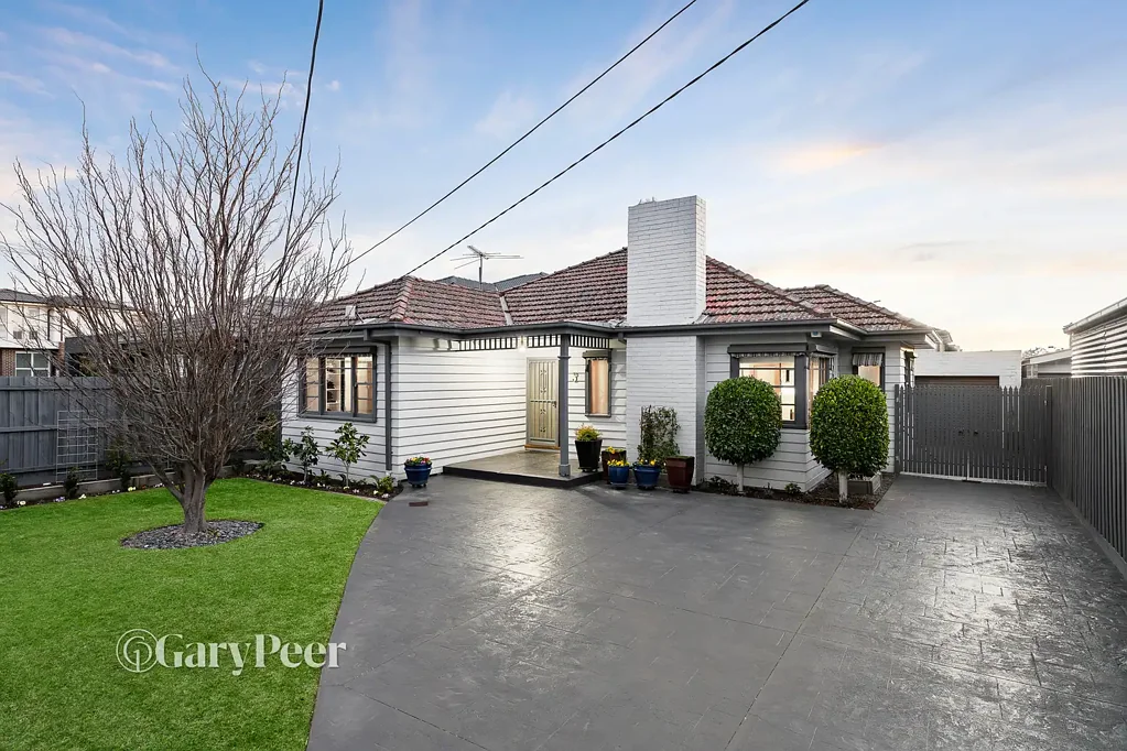 Bentleigh East 3બેડરૂમ Weatherboard charm with contemporary appeal
