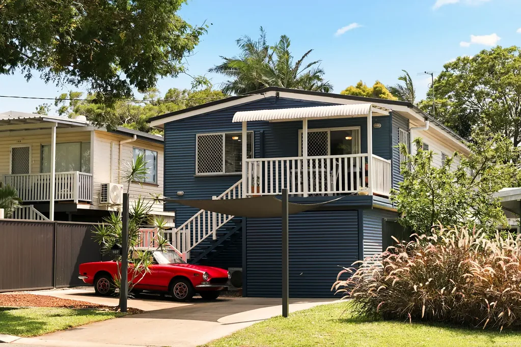 Deception Bay 5Zimmer Bayside Home with Studio/Dual Living Potential + Pool!