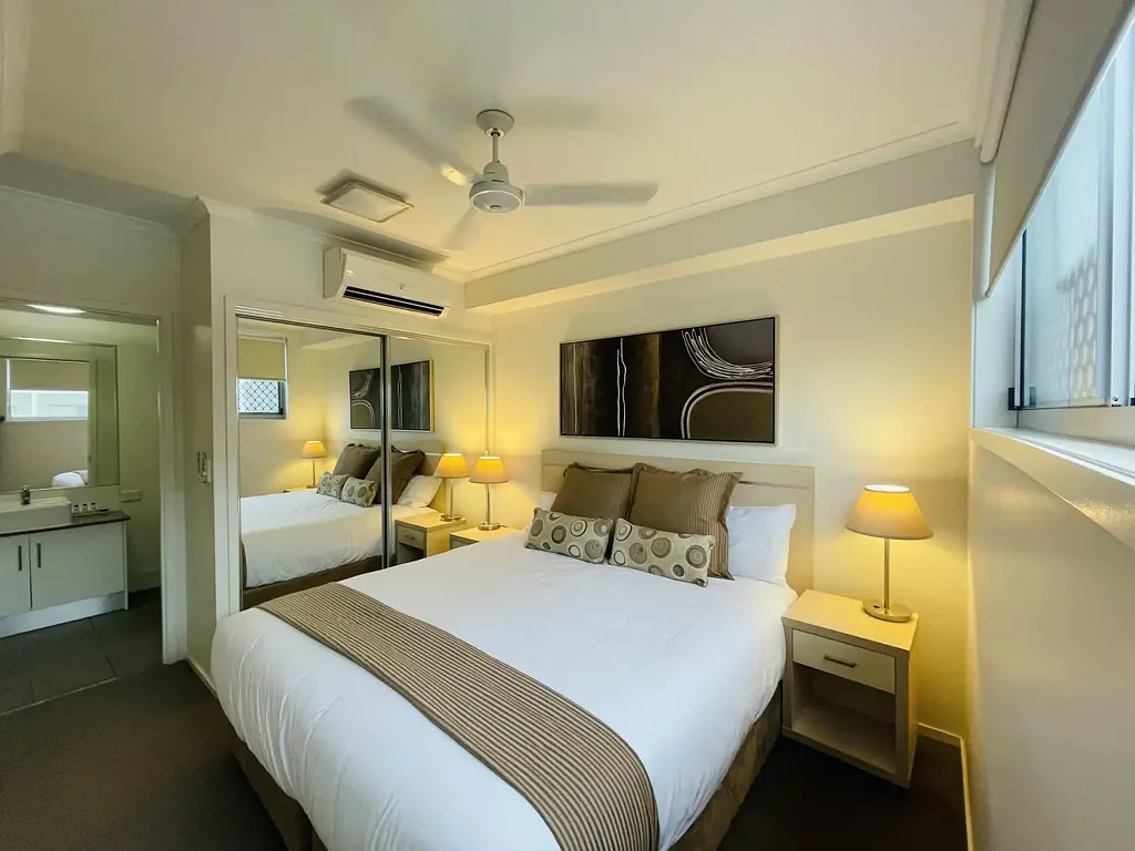 FURNISHED 2 BEDROOM EXECUTIVE STYLE APARTMENT LOCATED IN THE CENTRE OF TOWN!