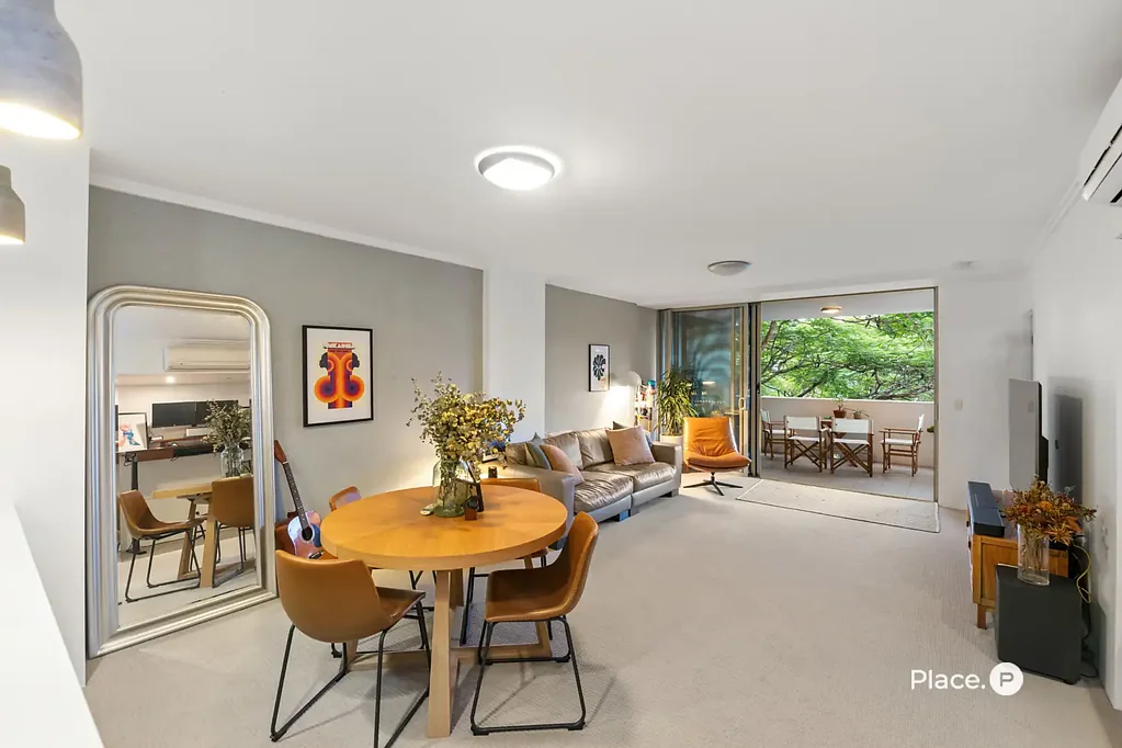 West End 2 Bedroom Luxury, Lifestyle & Location – Designer Apartment in the Heart of West End