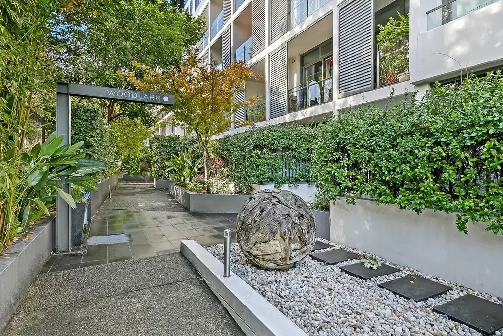 Experience estate-style living in this modern north-facing apartment within Emerant Lane, perfectly positioned in the heart of Lane Cove