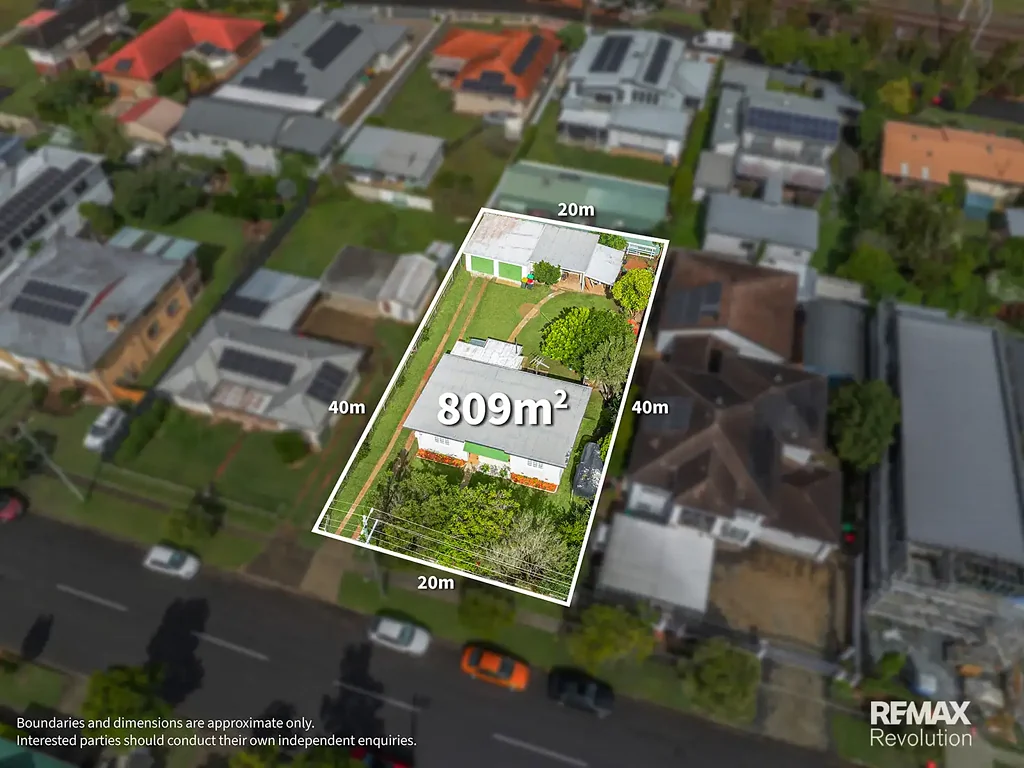 Sunnybank 3房  超过50年首次上市 | 809平方米 | 20米临街面 | 平坦、无负担的土地 | 步行至市场广场和Sunnybank Plaza  First Time On The Market In Over 50 Years | 809m² | 20m Frontage | Flat, Unencumbered Land | Walk to Market Square & Sunnybank Plaza