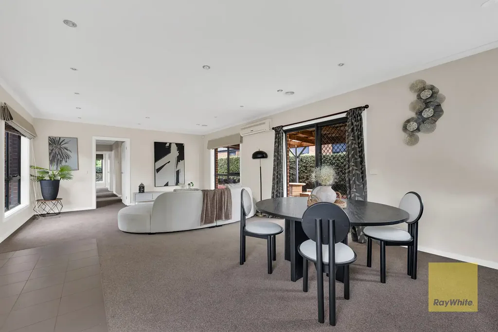 Point Cook 3Habitaciones Beautiful North-Facing Family Home on 611sqm (Approx.) in the Heart of Point Cook!