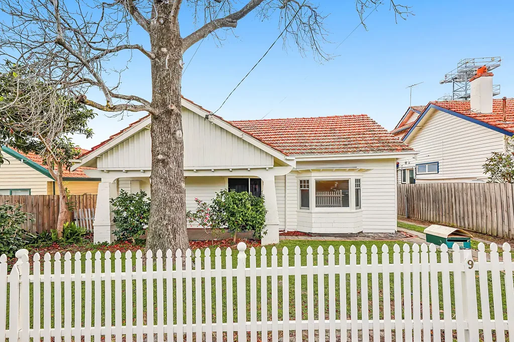 Charming Three-Bedroom Home in a Prime Oakleigh Location