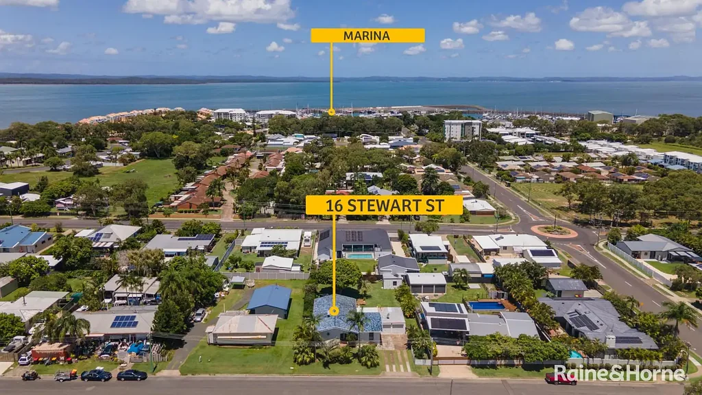 Urangan 3 Bedroom Walk to the Marina, Over 1000m2 Block