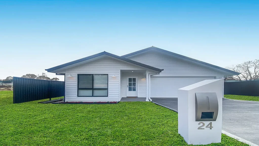 Fully Furnished Family Home in Peaceful Marshfield Estate