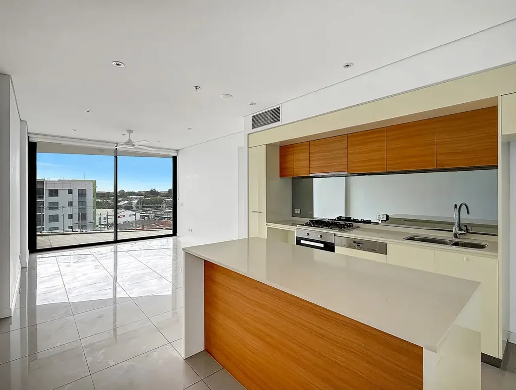 Hamilton 2 Bedroom Live The Hamilton Lifestyle !