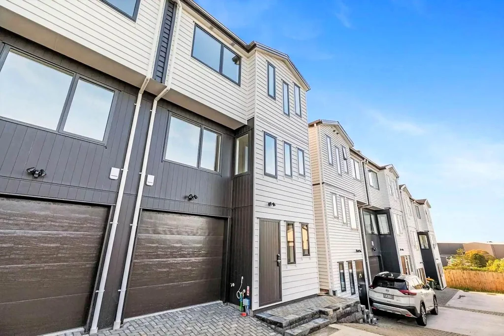 A Beautiful Modern Home in A Central Location!