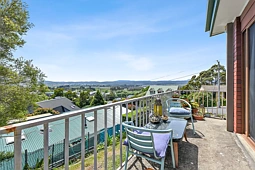 6 Riverview Road, Riverside