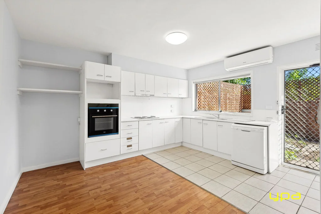 2/16 Stud Road, Dandenong, VIC 3175