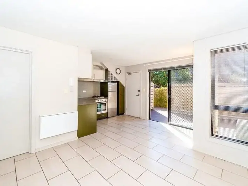 Modern One Bedroom Apartment Close to Beach