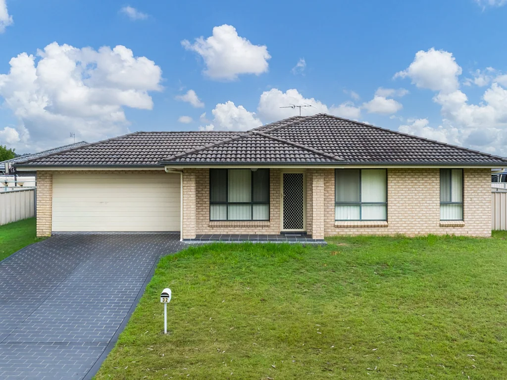 Cessnock 3બેડરૂમ Modern Brick & Tile Investment or First Home in Prime Cessnock Location