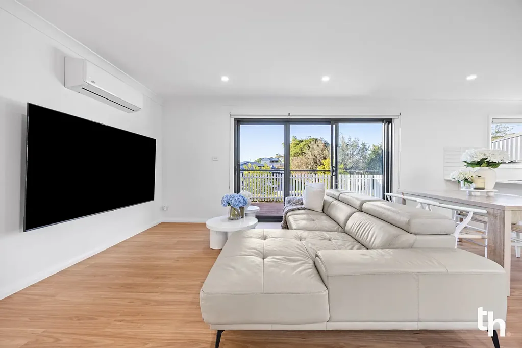 Boolaroo 3房  Townhouse Goals – Sunshine, Style, and a Superb Location