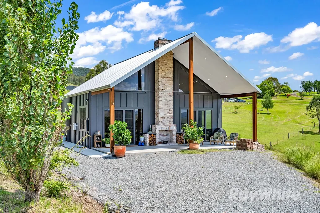 Architectural Country Retreat for Rent