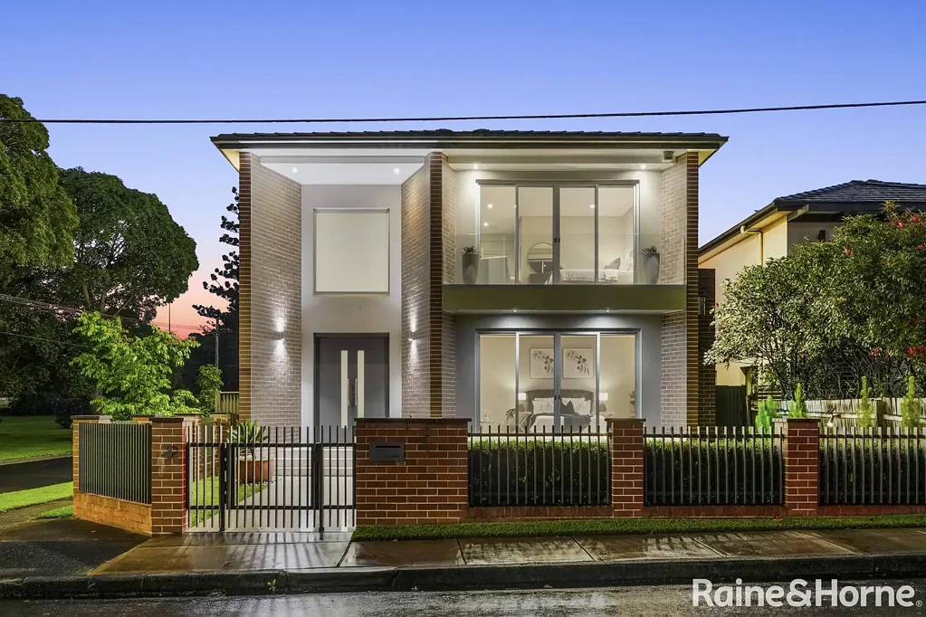 Concord 4chambre MODERN FAMILY HOME WITH PARKLAND VIEWS