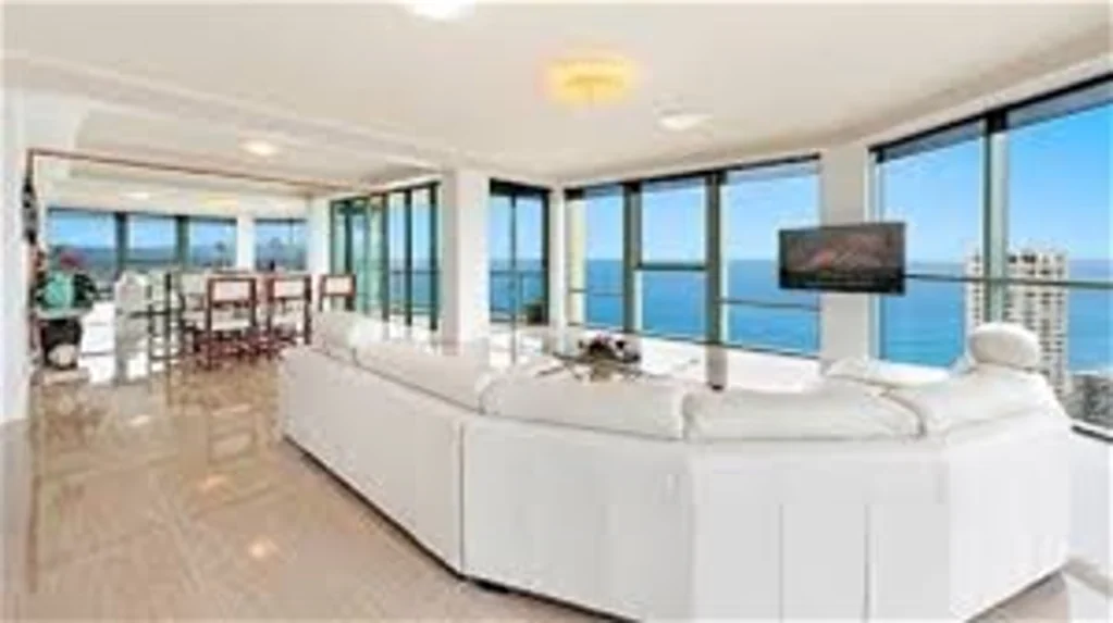 Surfers Paradise 3 Bedroom Luxury Living at its finest