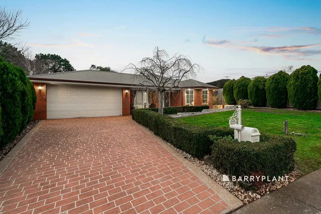 25 Davey Drive, Drouin, VIC 3818