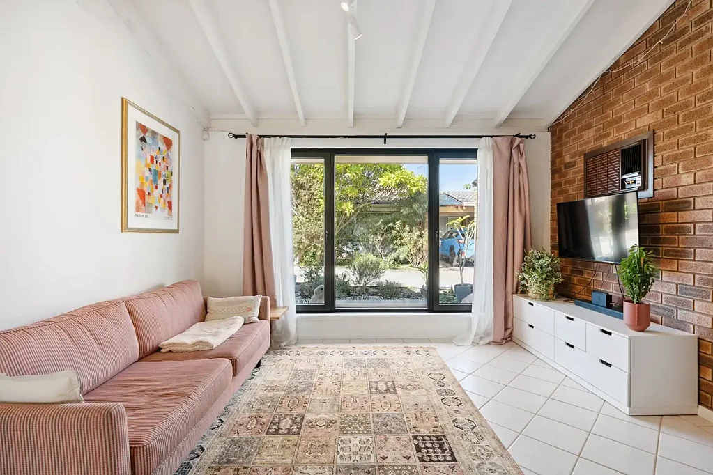 Dianella 2 Bedroom Just Listed!