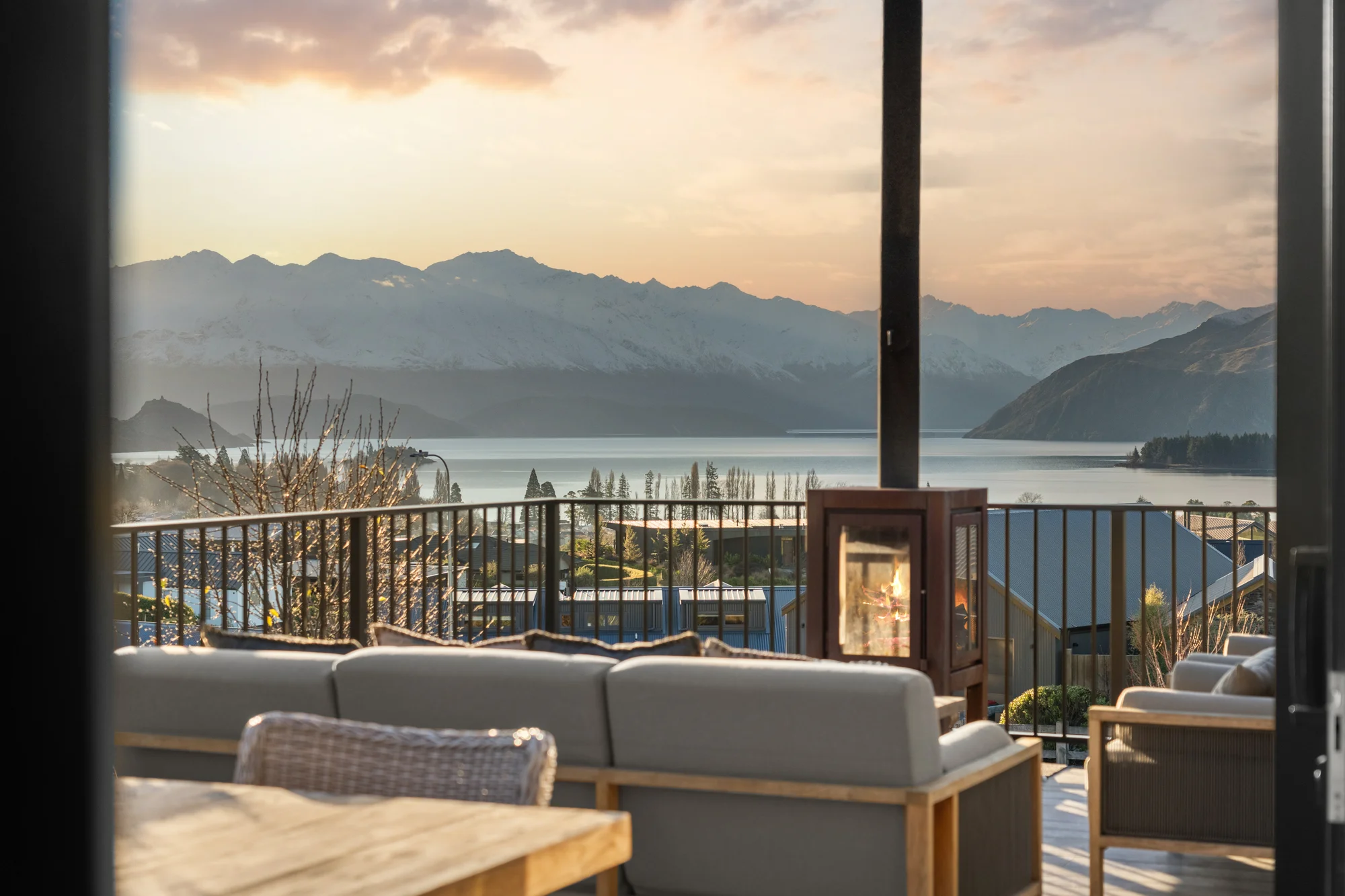 Wanaka 4Kwarto Elevated Living. Unrivalled Views.