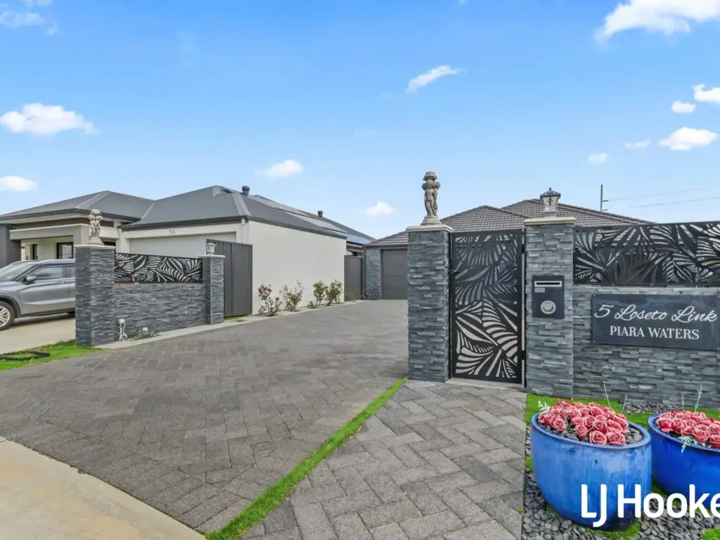 Piara Waters 4房  Harrisdale Senior High Zone – Exceptional Location, Massive Block, Grand Family Home