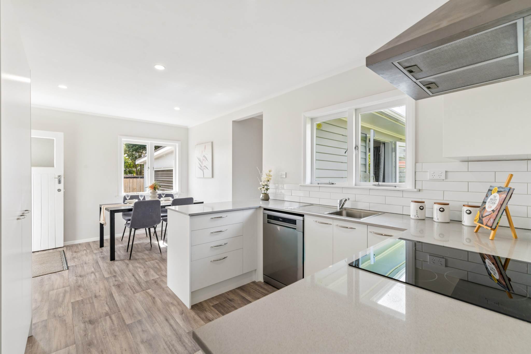72 Sutton Crescent, Papakura, photo 4