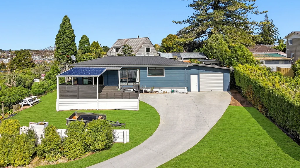 Waiuku 3બેડરૂમ Elevated Living With Views to Match