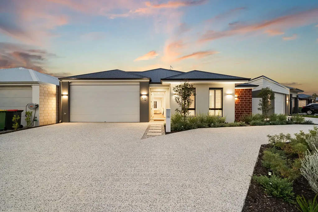 16 Yellowstone Grove, Success, WA 6164
