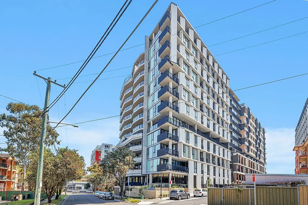 Luxury pad, walk to trains and beach