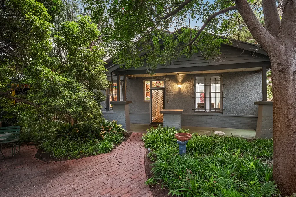 Glenelg North 3Zimmer Where Character, Creativity & Lifestyle Come Together