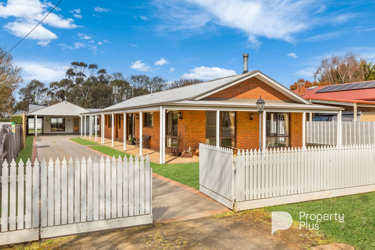 10 FOY ST, LANCEFIELD VIC 3435, 0部屋, 0バスルーム, House