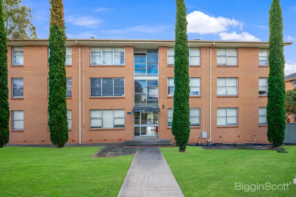 Spacious 3-Bedroom Unit in the Heart of Maribyrnong