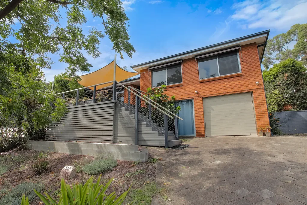 Kings Langley 3कमरा Stunning Three-Bedroom Entertainer's Dream with Pool!