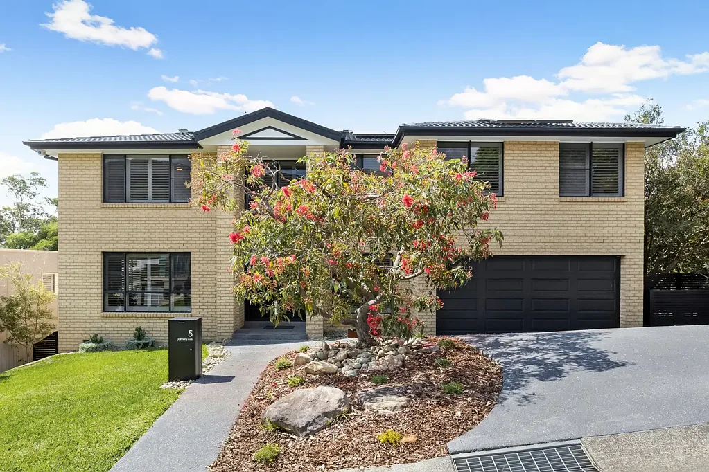 5 Dalmeny Avenue, Figtree, NSW 2525