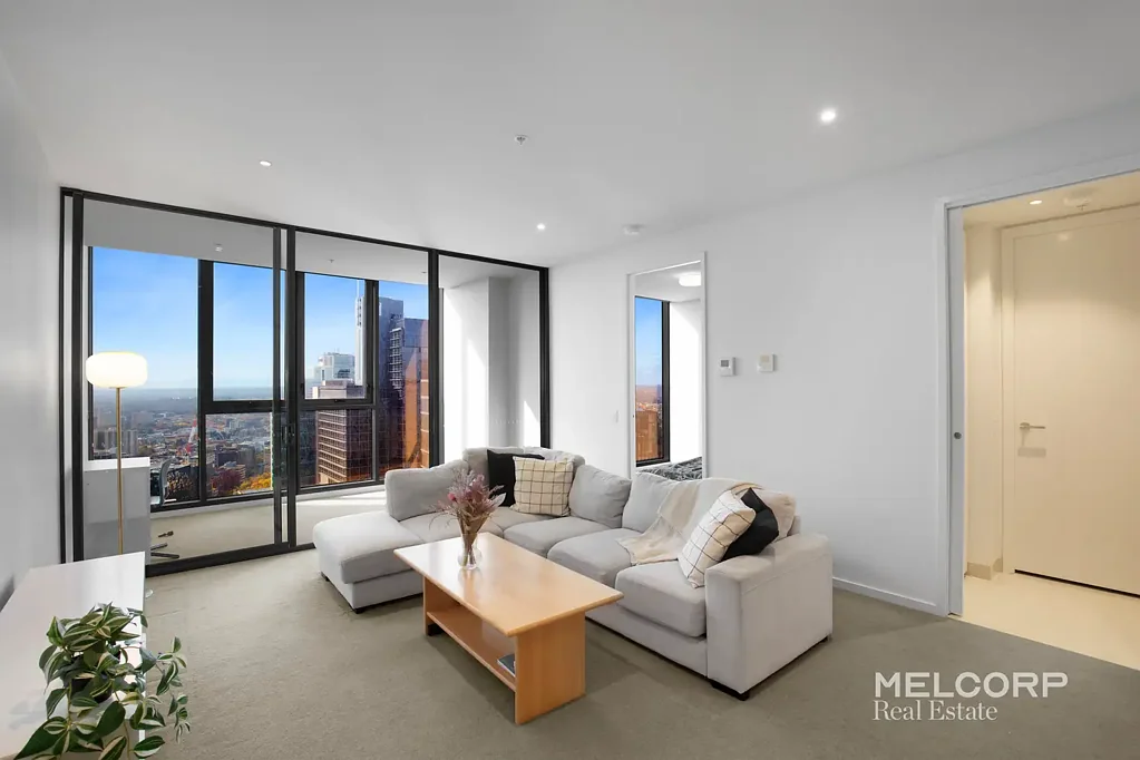 Melbourne 2 Bedroom Elegant Living with Iconic Russell Street Views