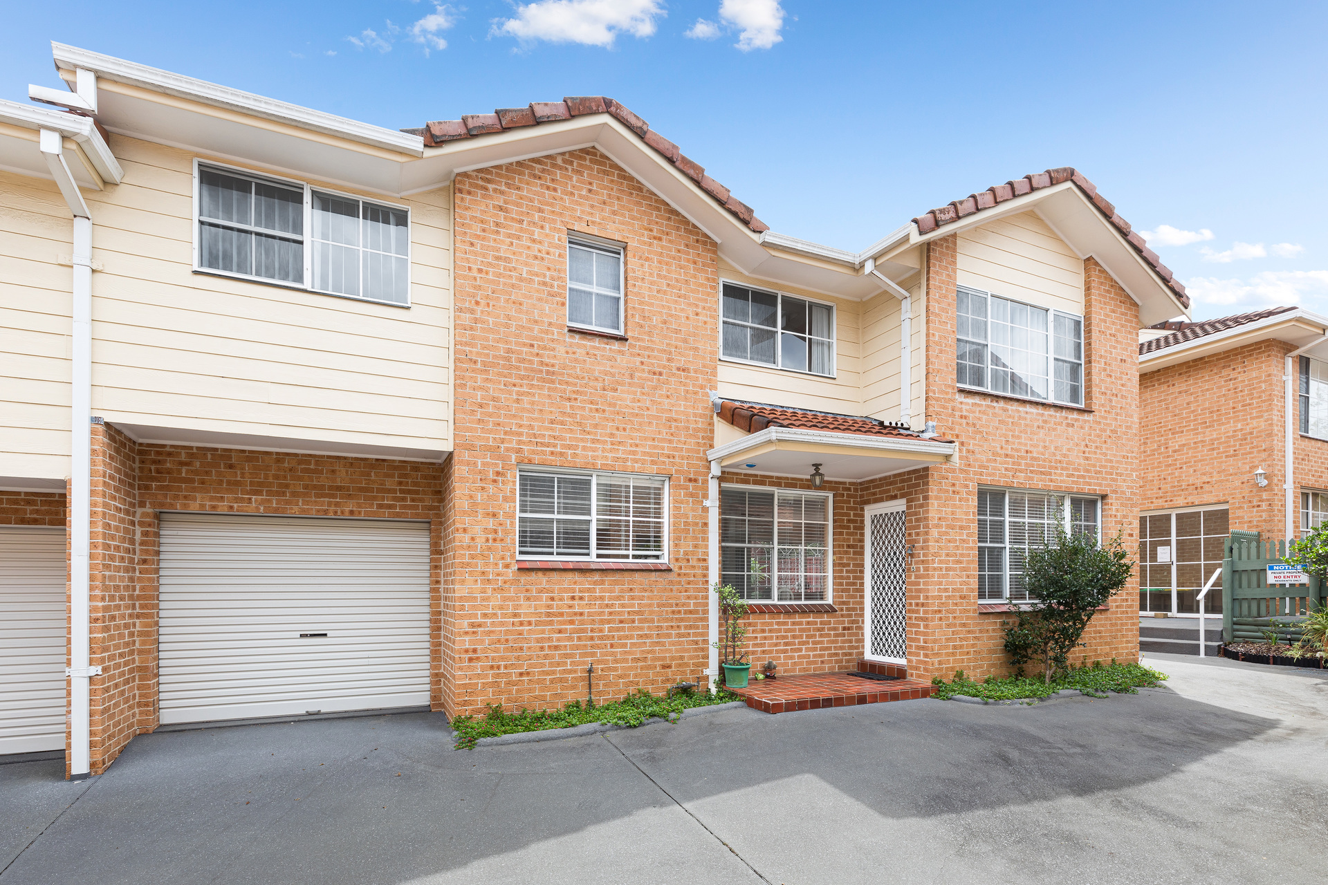 UNIT 5 84 CARINGBAH RD, CARINGBAH SOUTH NSW 2229, 0 침실, 0 욕실, Townhouse