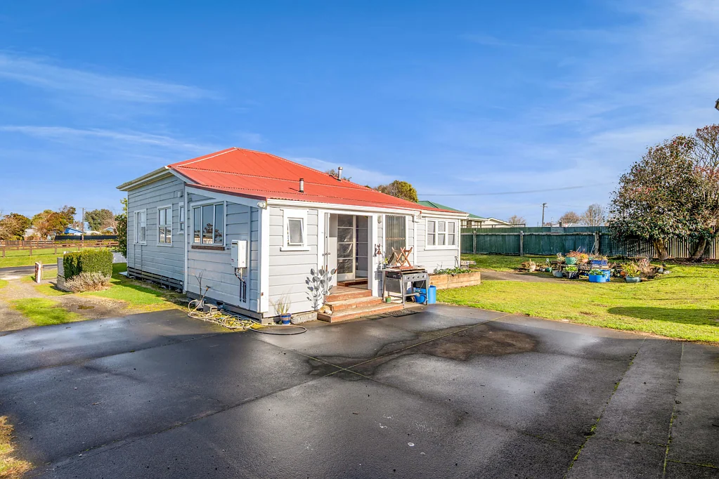 Normanby 4 Bedroom Town Living with a Rural Feel