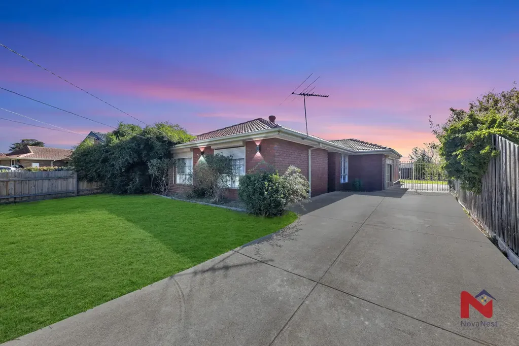 Werribee 3 Bedroom Inspection on Appointments Only - THE EXISTING HOUSE AND THE BONUS APPROVED PLANNING PERMIT READY !!