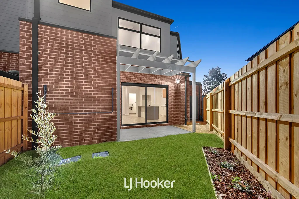 Dandenong 2部屋 Modern Sophistication & Effortless Living – Brand New Designer Townhouse in Central Dandenong