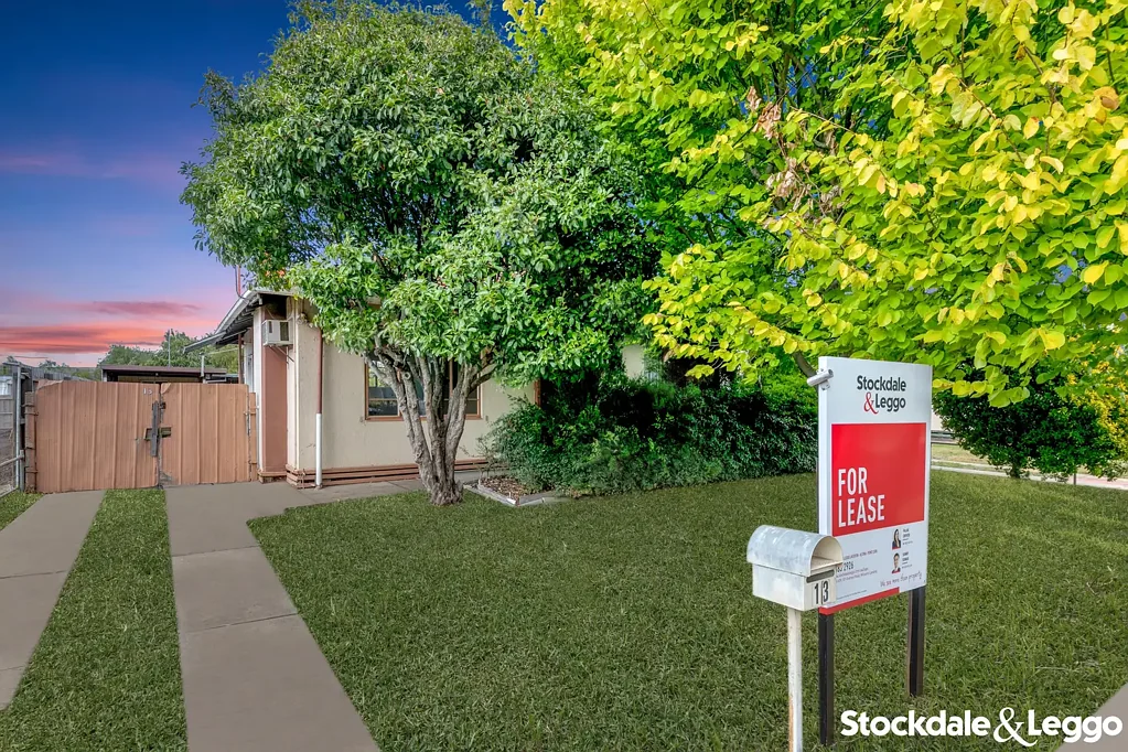 2 BEDROOM FAMILY HOME FOR RENT IN LAVERTON!!