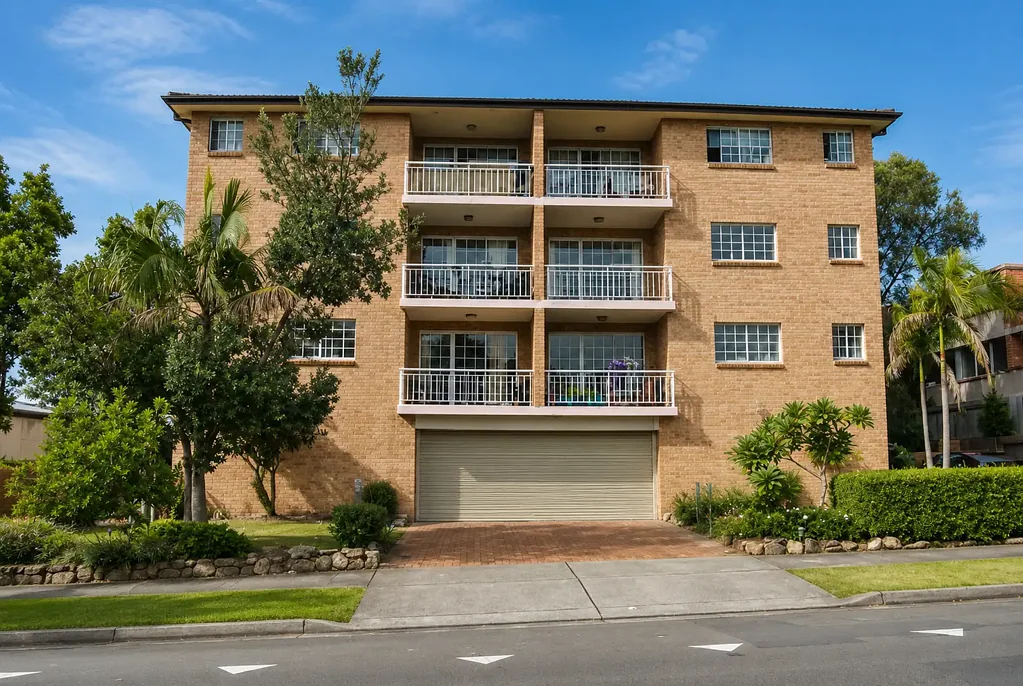 MODERN THREE BEDROOM APARTMENT + 2 BATHROOMS + STOREROOM