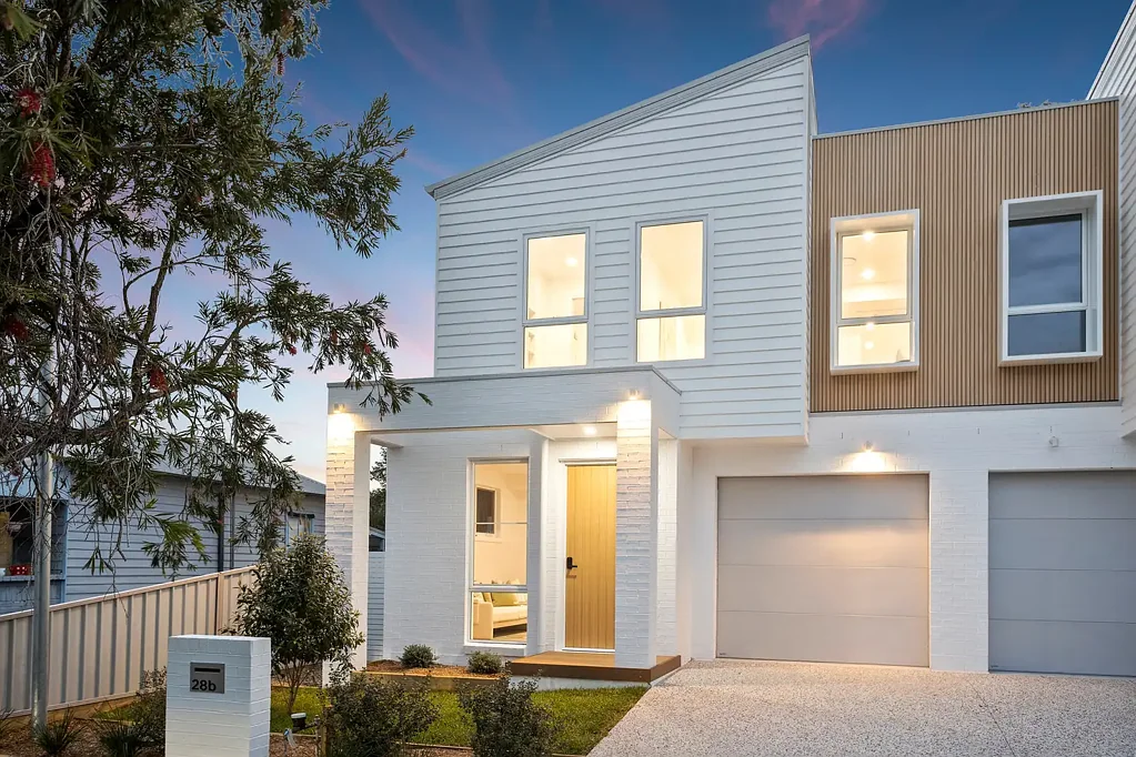 East Corrimal 4غرفة نوم Captivating executive comfort and coastal living
