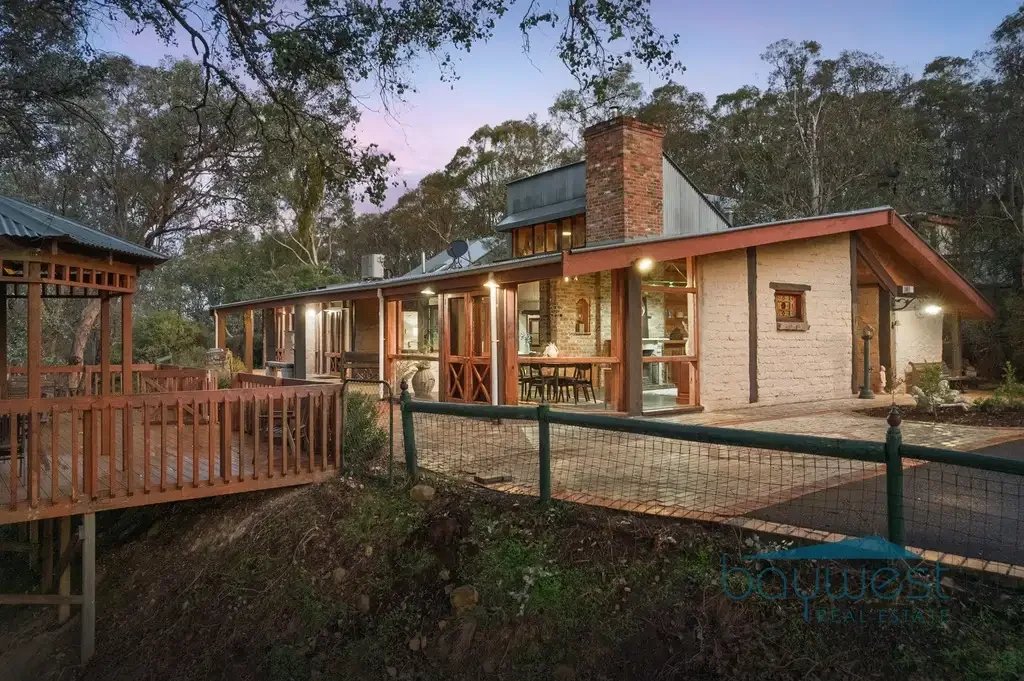 150 Menzies Road, Kangaroo Ground, VIC 3097
