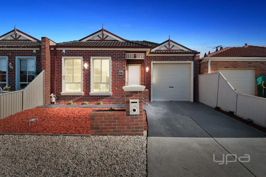 2/18 Harmony Drive, Tarneit, VIC 3029