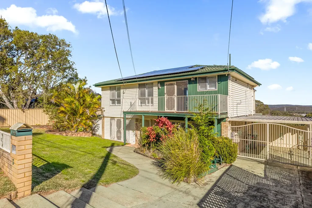 Engadine 3غرفة نوم Family Home with Stunning District Views