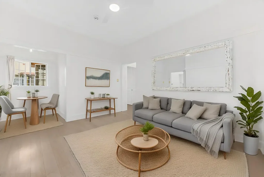 Bondi Beach 2બેડરૂમ Renovated Character Apartment in a Prime Bondi Beach Setting