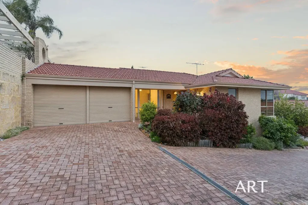 Como 3બેડરૂમ SINGLE LEVEL SERENITY WITH RIVER VIEWS AND EFFORTLESS LIVING