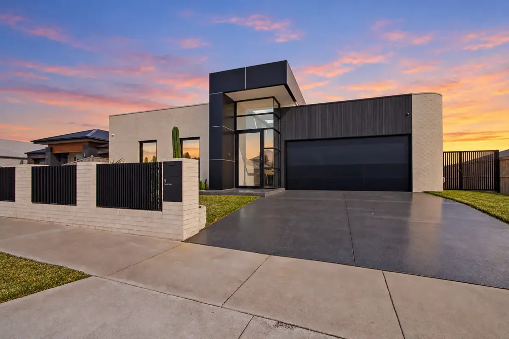 Traralgon 4Zimmer Bespoke Architectural Living