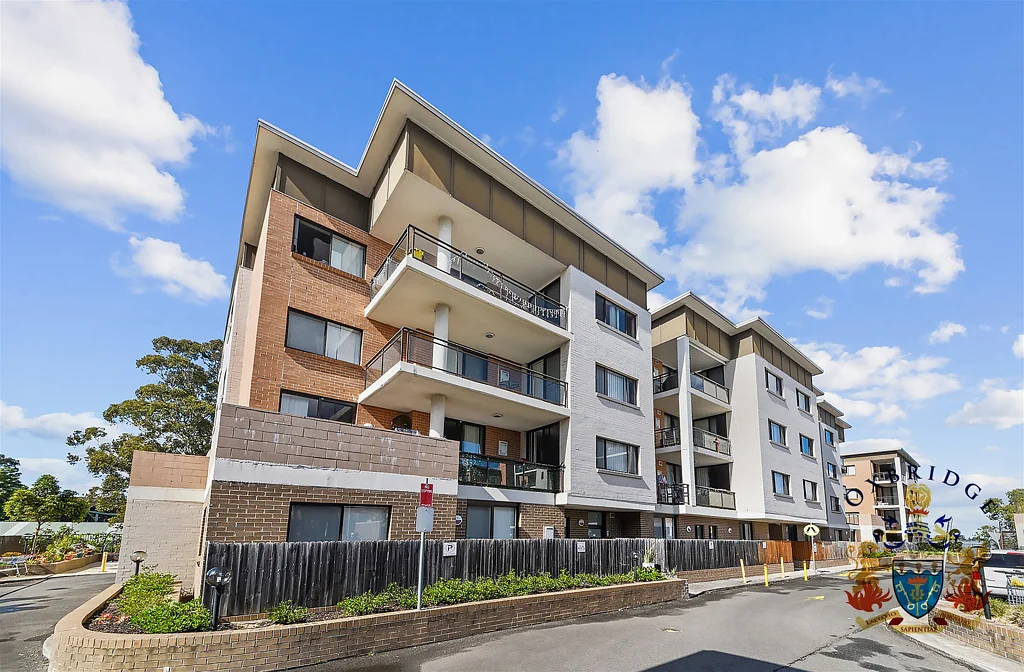 Fairfield West 2침실 Modern & Spacious 2 Bedroom Apartment with Study in Prime Fairfield West Location