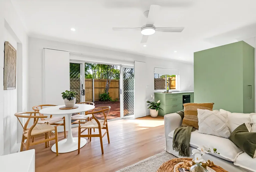 Edge Hill 2房  Highly Prized Ground Floor Apartment with Courtyard